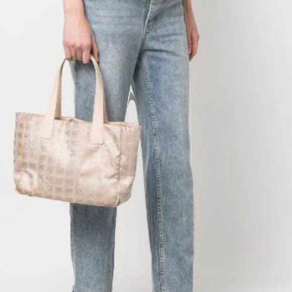 Vintage Chanel CC Jacquard Tote – Neutral Travel Line - Picture 9 of 11